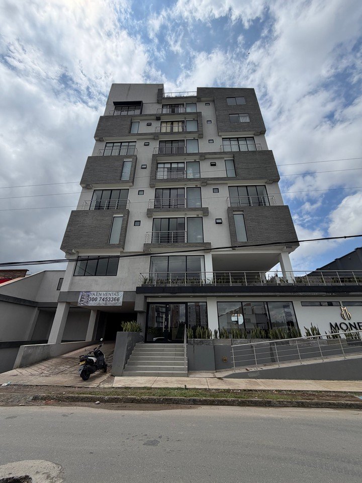 APARTA ESTUDIOS MONET CAMPOBELLO 601 - 701 