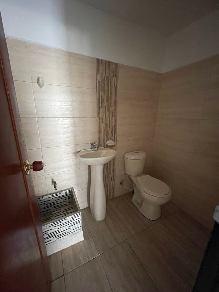 CASA COMERCIAL EN EL BARRIO JOSE MARIA OBANDO 