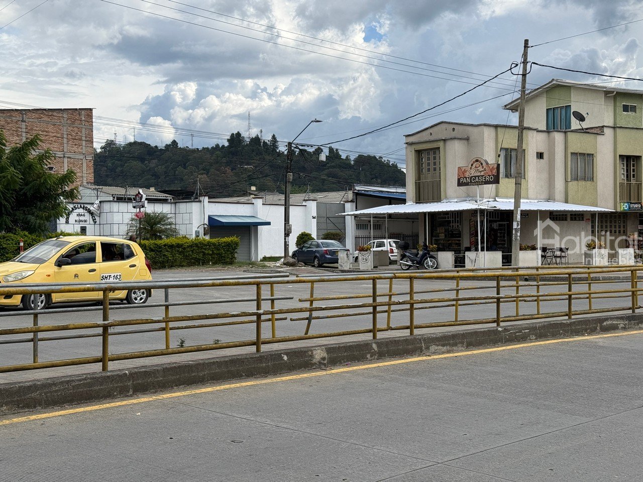 BODEGA SOBRE LA CARRERA 6