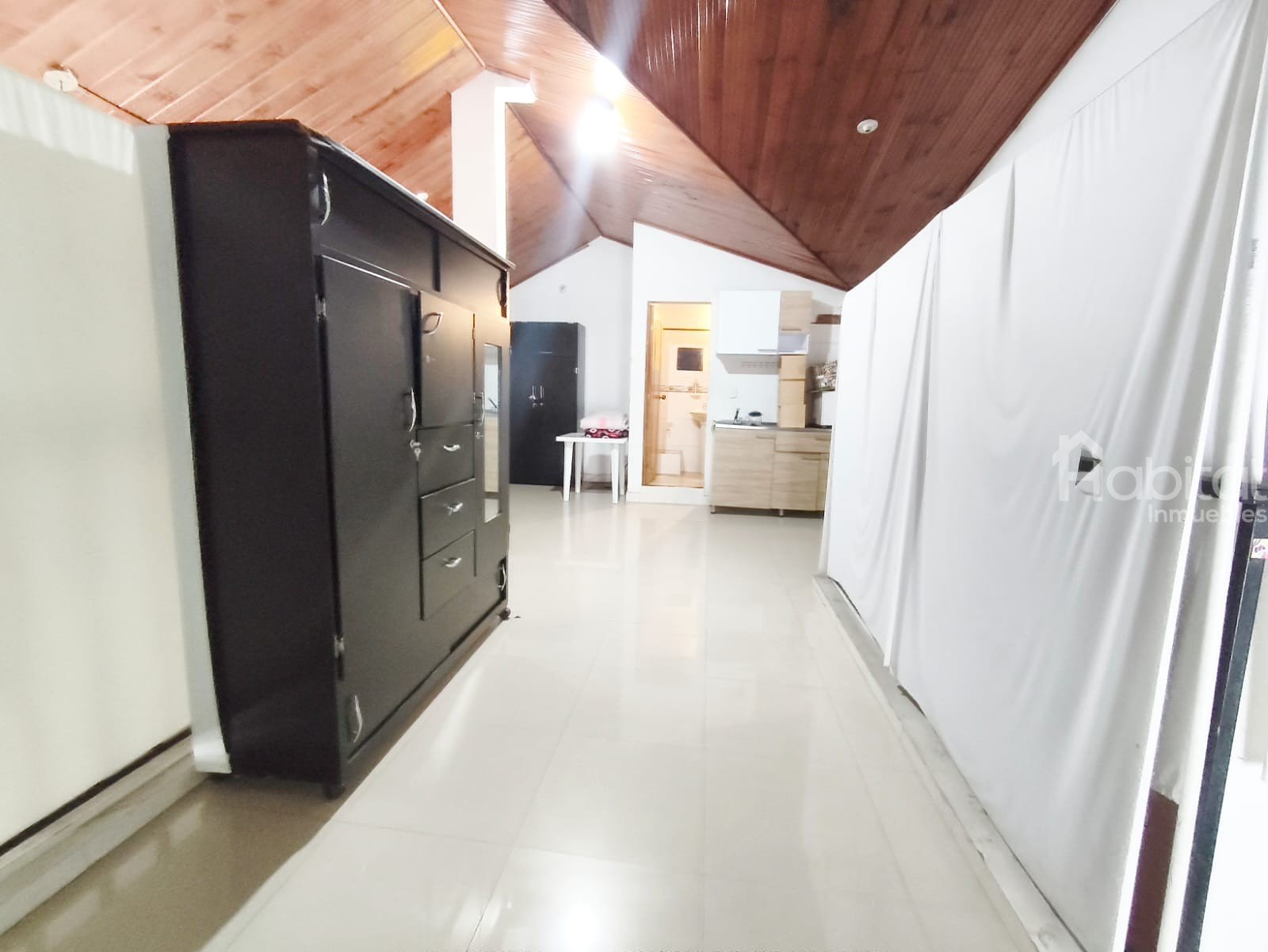 LOCAL CARRERA 9 CON CALLE 8 DIAGONAL A LOS JUZGADOS