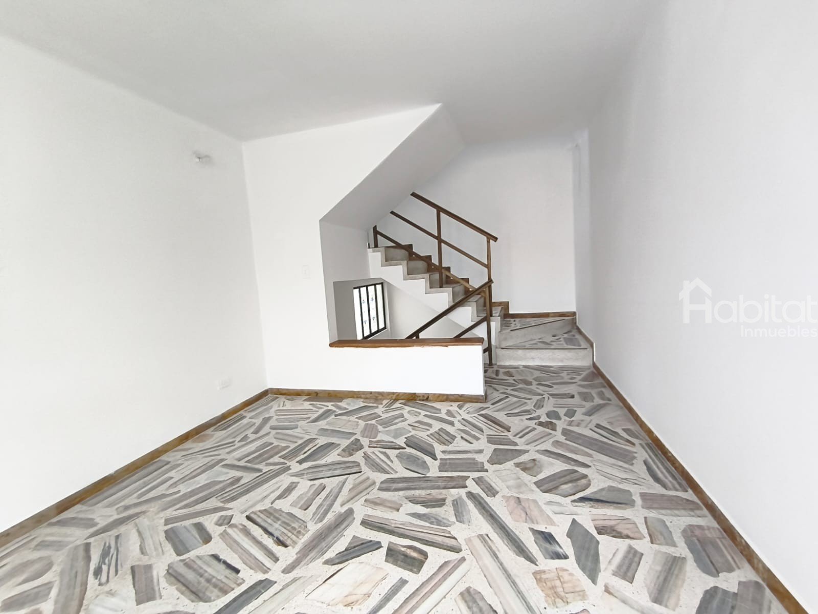 CASA EN CIUDAD JARDIN