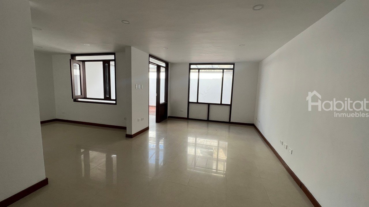 CASA ESQUINERA QUINTAS DEL RIO