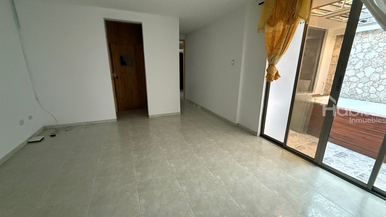 CASA DE UN SOLO PISO EN LA CARRERA SEXTA