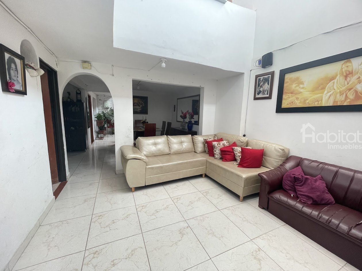 PROPIEDAD COMERCIAL EN LA ESMERALDA