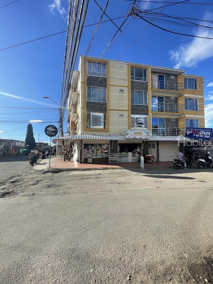 SE VENDE EDIFICIO CON 4 LOCALES