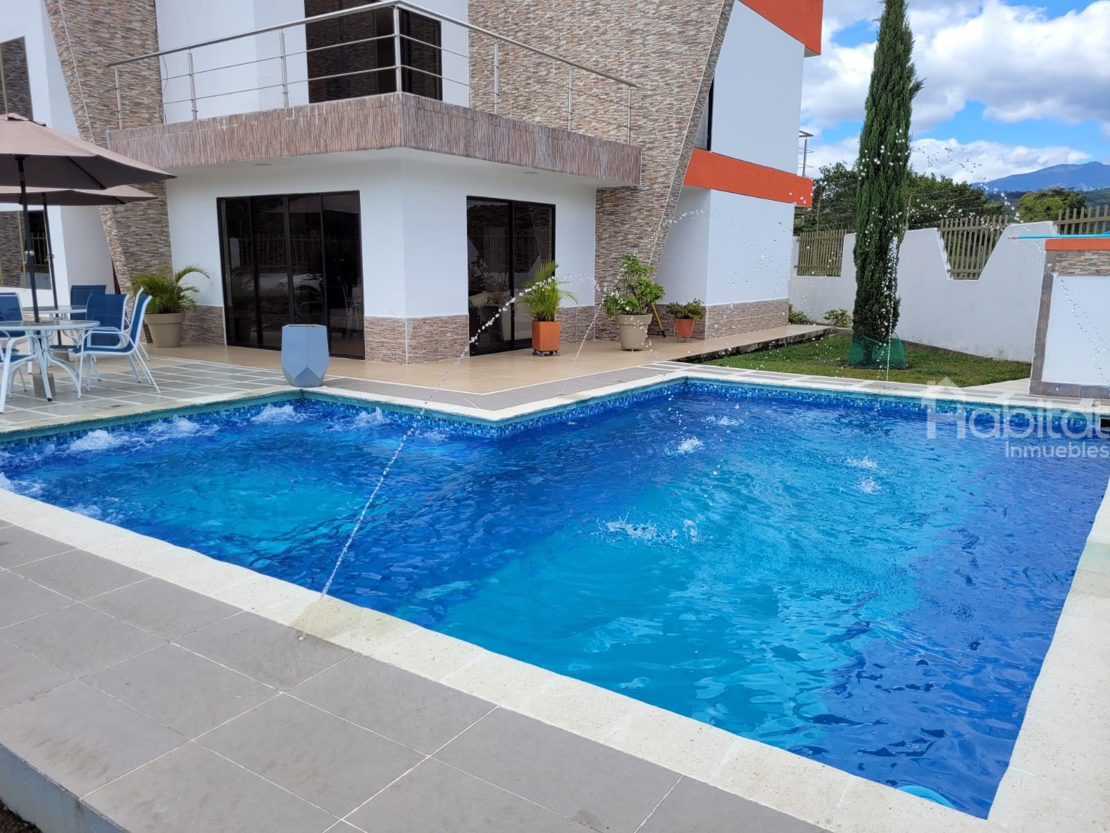 CASA CAMPESTRE SECTOR DE RIO BLANCO