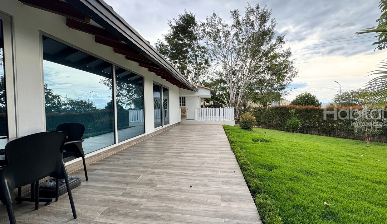 CASA CAMPESTRE DENTRO DE LA CIUDAD