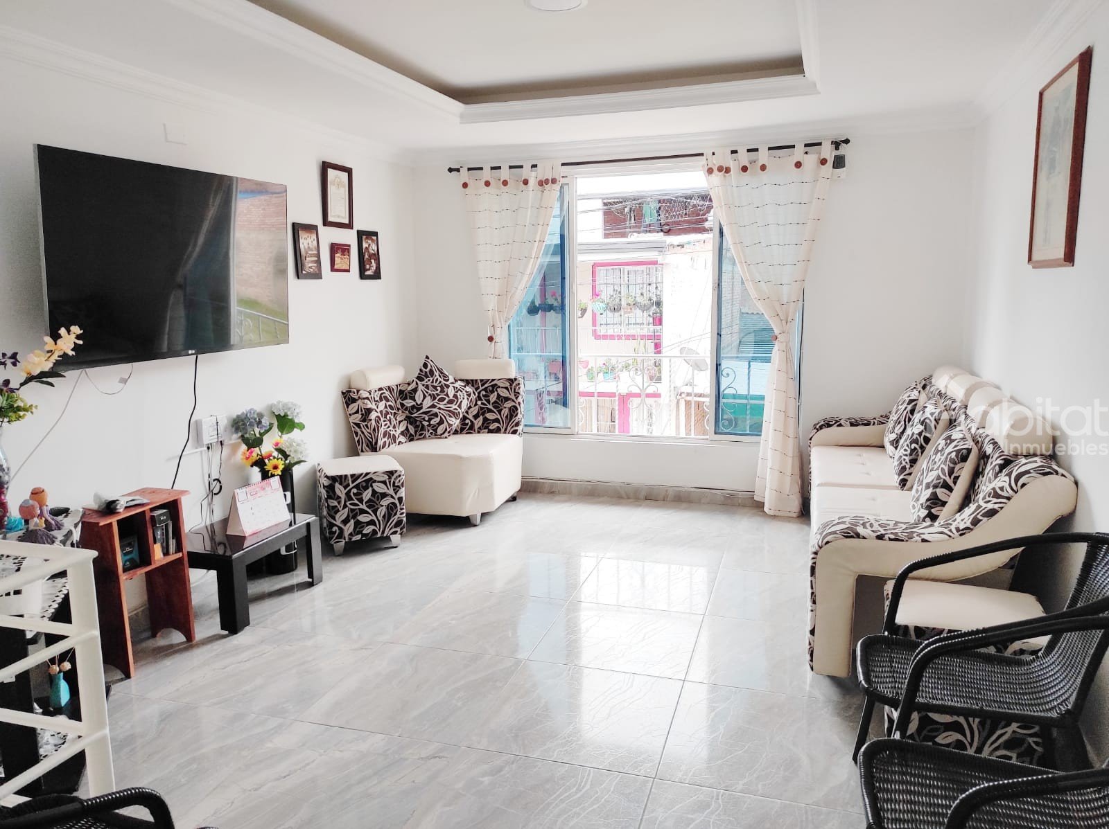 CASA BIFAMILIAR PORTAL DE LOS EUCALIPTOS